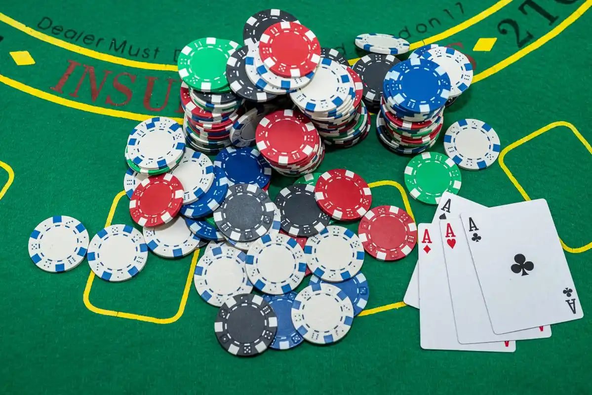 Pengguna membuka situs dari ponsel